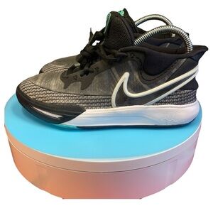 Nike Kyrie 8 GO (gs) “Orca” black-white-light menta. Size 5Y.